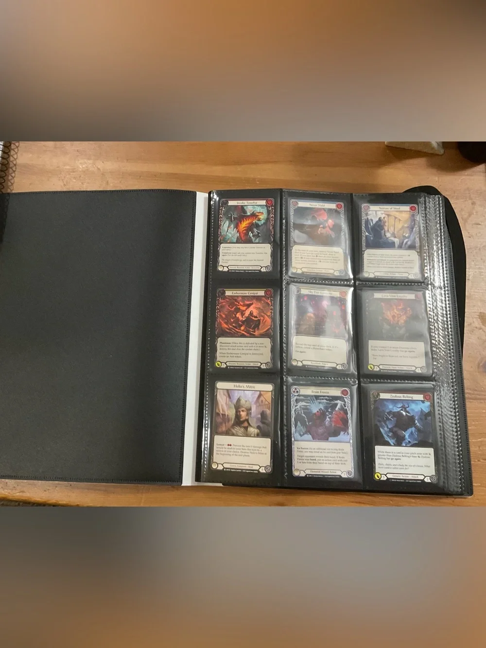 Ultra Pro: Card Binder Sleeve Album - white plastic with black strap 20 pages.